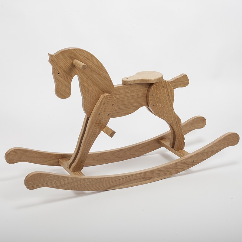 petit cheval a bascule en bois
