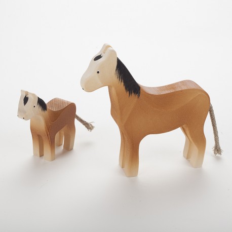 Cheval (12 cm) et poulain marron en bois