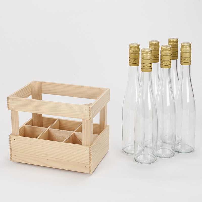 Lot 6 bouteilles dans 1 casier en bois verni Lot 6 bouteilles dans 1 casier en bois verni
